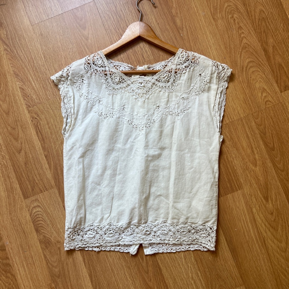Cream Lace-Trim Cap Sleeve Blouse